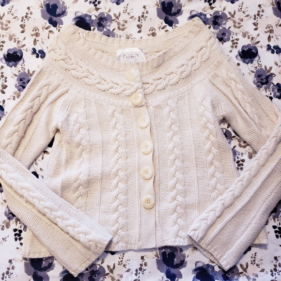 Old Navy Sweaters - Cute and Cozy Wool Blend Sweater❤